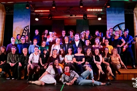 all-shook-up-gruppenfoto-logo1